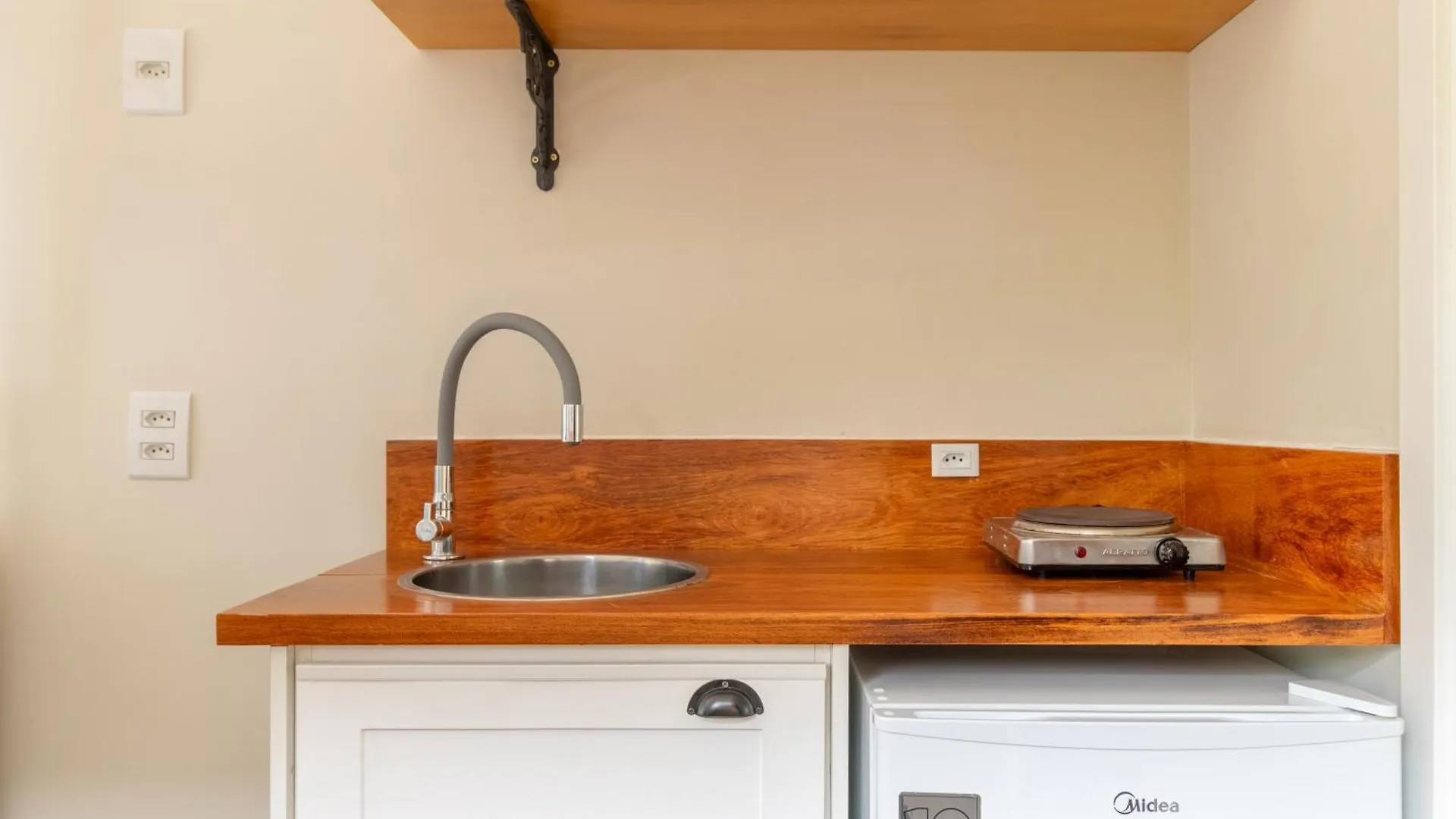 Estacionamento-1000Mbps-Ac-Smart Tv-Piscina Apartment Florianopolis