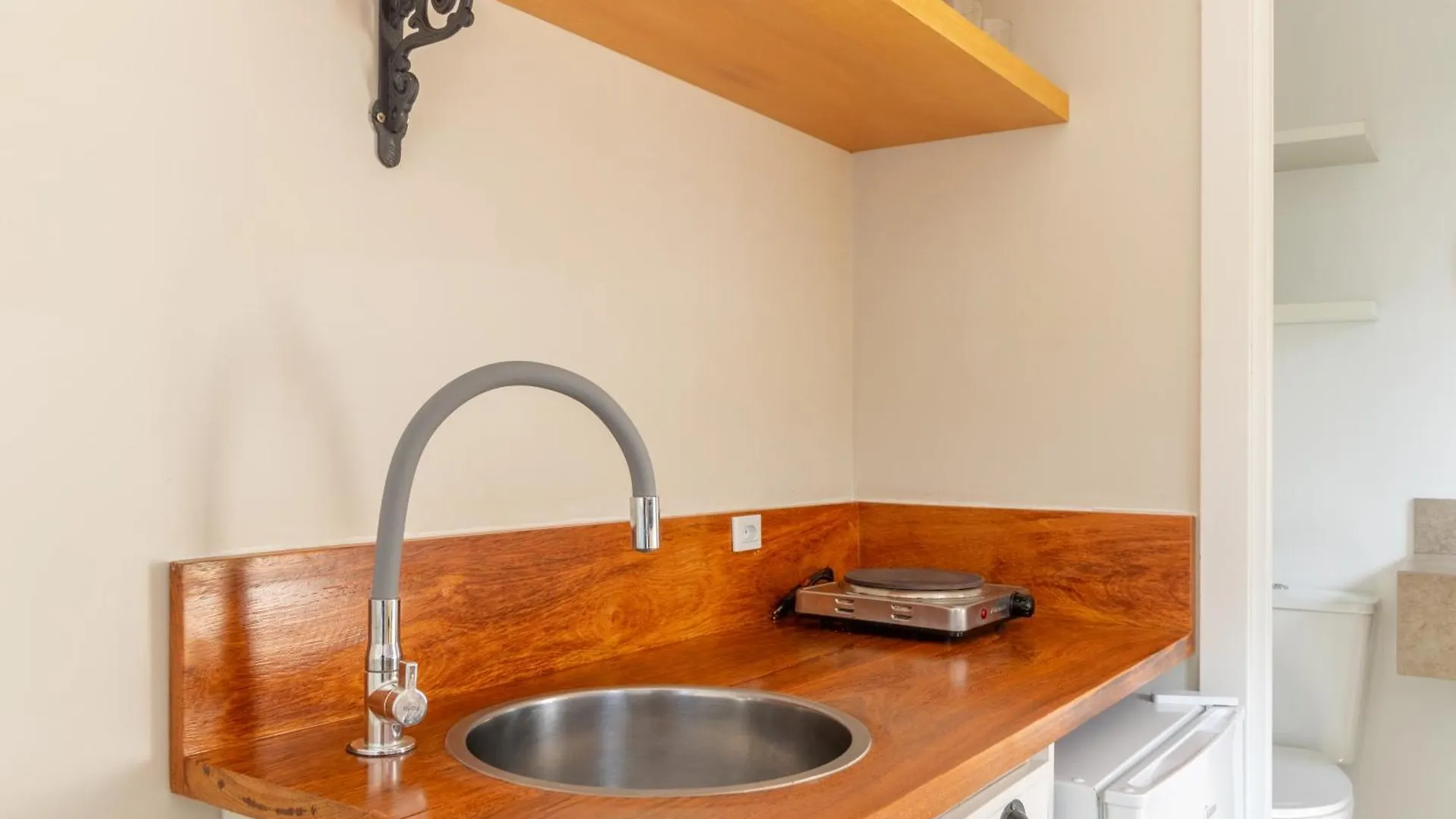 Estacionamento-1000Mbps-Ac-Smart Tv-Piscina Apartment Florianopolis